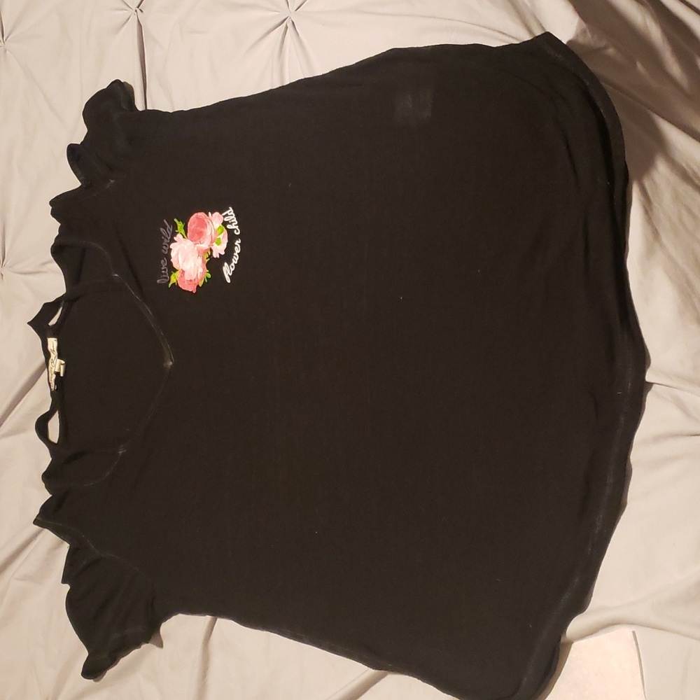 Black express cutout tee